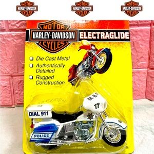 🛍️HARLEY DAVIDSON Matchbox Electraglide police Motorcycle Die-cast size4x5 NIB